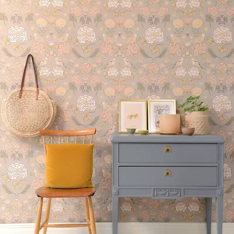 June, Mindful Grey, Majvillan Tapet cu model floral delicat Expediere rapidă