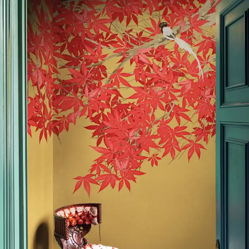 Kimono Tale Books / Tsukesage (auriu), Londonart Tapet cu design japonez - Ramură de copac cu frunze roșii vibrante pe un fundal auriu Reducere