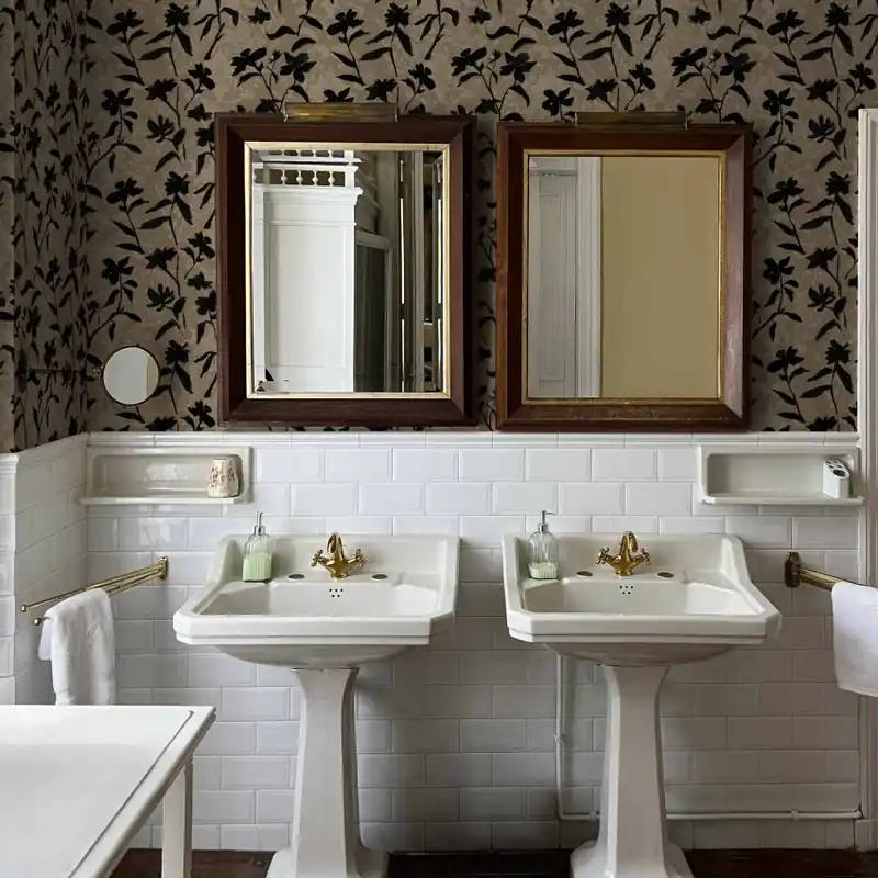 Ofertă specială Blooming Damask, Black, TresTintas 5mp / rola Tapet baie elegant cu design floral abstract