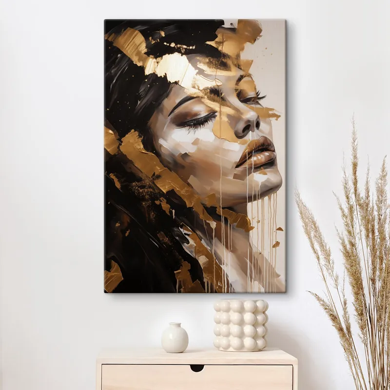 Reducere specială Pictură pe pânză Un portret abstract al unei femei cu o expresie facială blândă, redat în tonuri calde cu tușe dinamice care adaugă profunzime și emoție Nr s42627