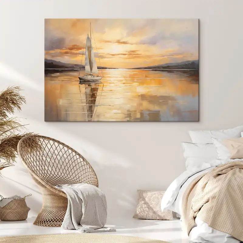 Ofertă Pictură pe pânză Pictura peisajului cu o barcă cu pânze pe o mare calmă, cer portocaliu și galben, munți îndepărtați Nr s43169