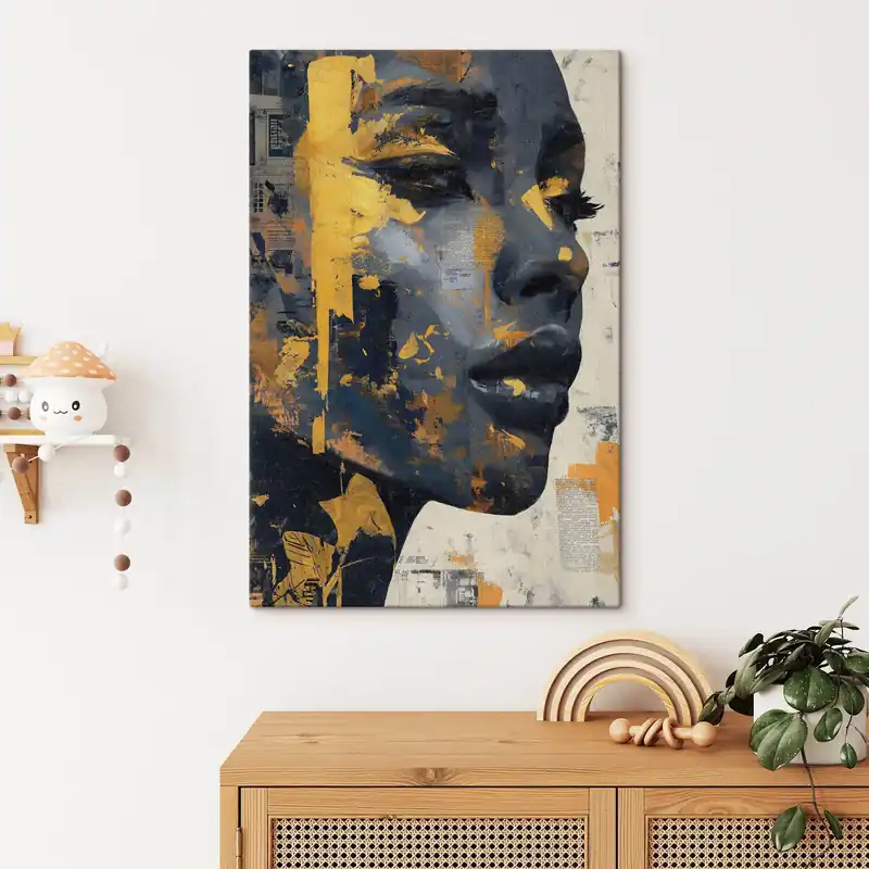 Pictură pe pânză Portret în media mixtă cu fragmente de ziar și tușe decorative Nr s45420 Lichidare de stoc