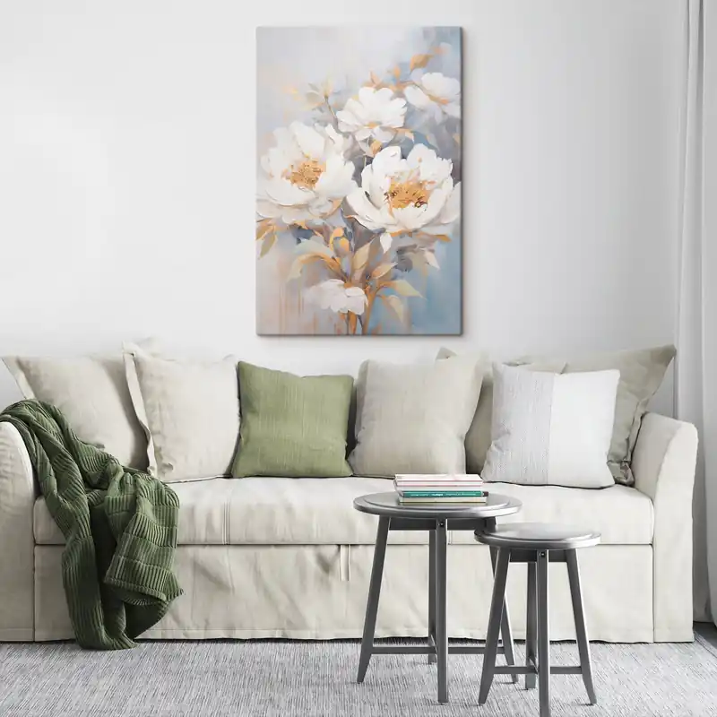 Expediere rapidă Pictură pe pânză Bujori albi cu mijlocul și frunzele galbene, tușe delicate, fundal albastru deschis, aranjament floral Nr s46270