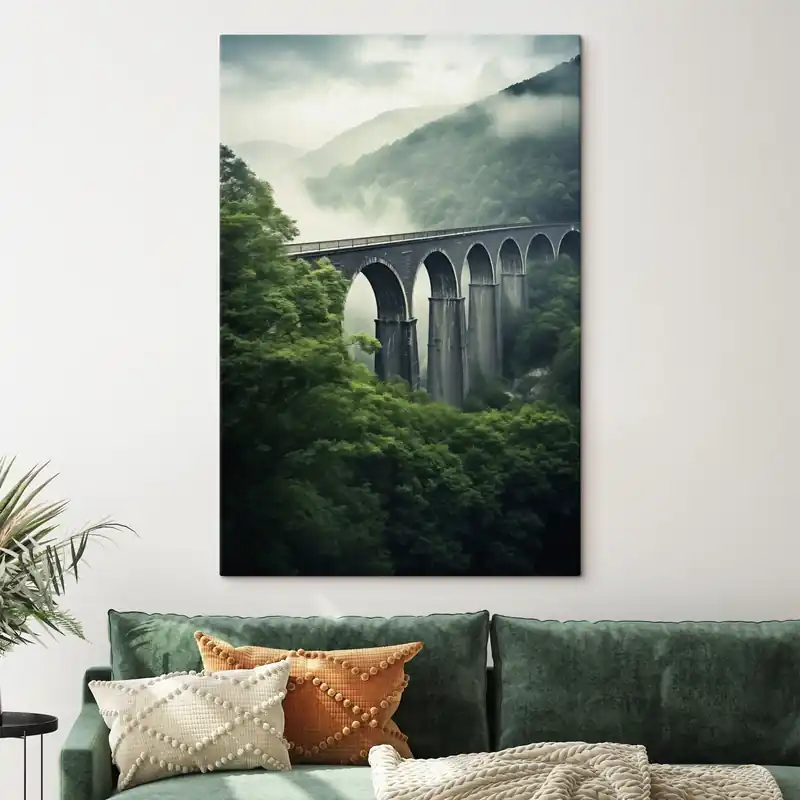 Pictură pe pânză Viaduct din piatră deasupra văii împădurite și încețoșate Nr s46483 Expediere rapidă