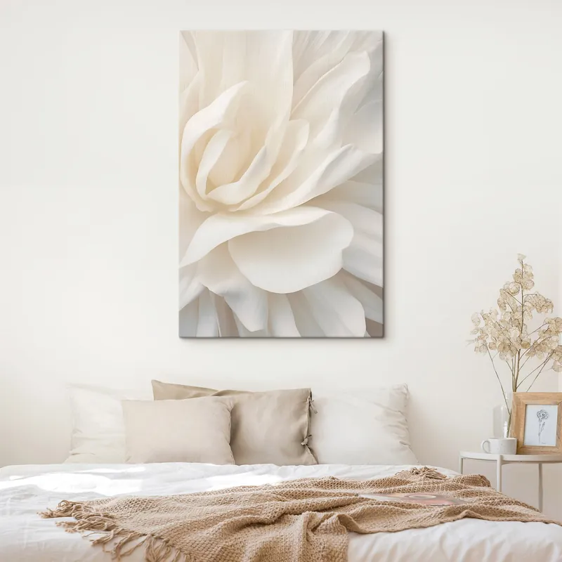 Popular Pictură pe pânză Floare albă abstractă cu petale delicate, stratificate, artă minimalistă Nr s47024