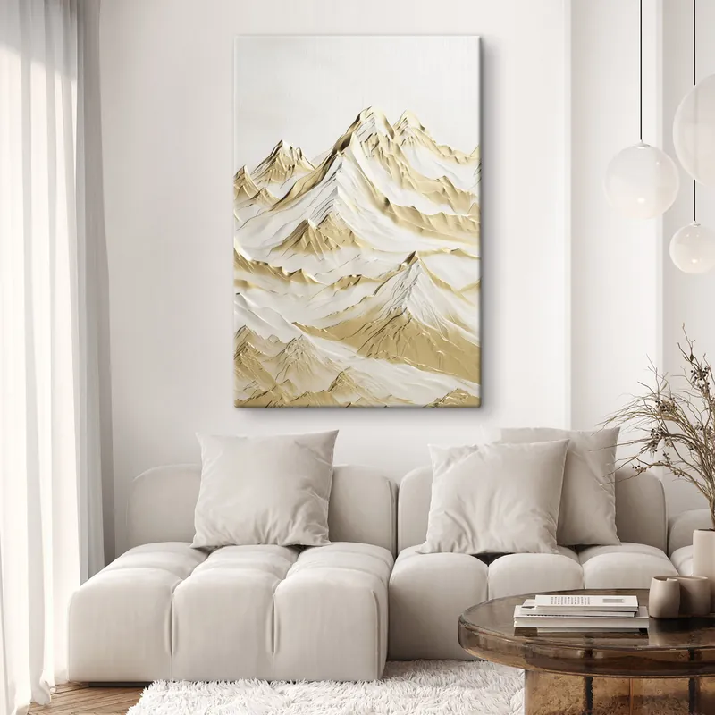 Pictură pe pânză Un peisaj cu munți galbeni, acoperiți de zăpadă, cu vârfuri ascuțite și văi adânci sub un cer luminos. Nr s47420 Discount
