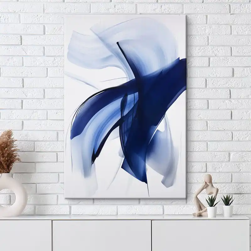 Cumpără acum Pictură pe pânză Forme abstracte albastre asemănătoare cu pensulele, cu linii și curbe fluide pe fond alb, artă modernă Nr s47429