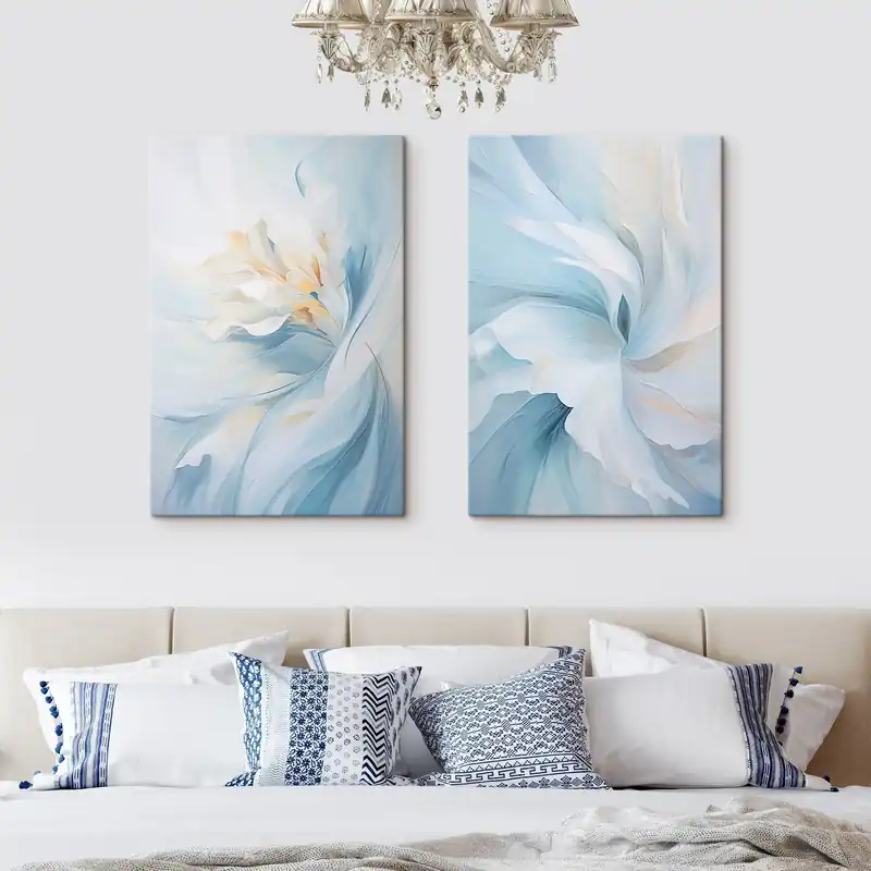 Pictură pe pânză Petale abstracte, delicate, translucide, care se învârt spre interior, cu o iluminare moale și o textură picturală. Nr m01244 Bestseller