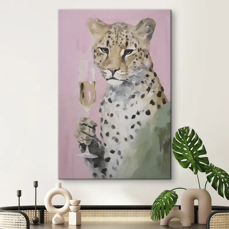 Pictură pe pânză Tablou reprezentând un leopard ținând un pahar Nr s49511 Reducere de preț