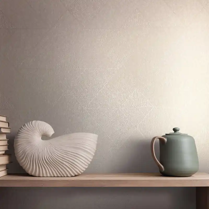 Nu rata Tapet Modern Naomi Novamur 82546, Design Geometric Triunghiuri Bej, 10.05m x 0.53m