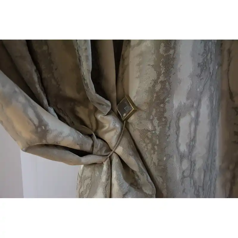 Draperie Satin Gri Sidefat Disponibil imediat