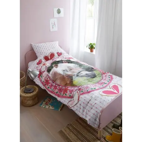 Lenjerie pat fete cu calut si inimioare Ofertă specială