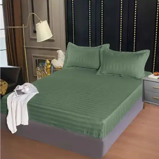Doar azi Cearsaf cu elastic 160x200 cm si 2 Fete de Perna Damasc, Atlas V5 Forest Green (Finet)