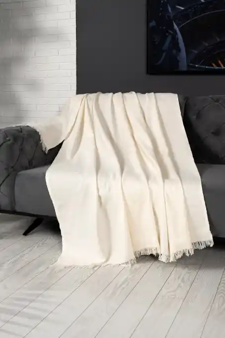 Cuvertura pentru Canapea Model Alinda Cream (170 x 230) Disponibil imediat