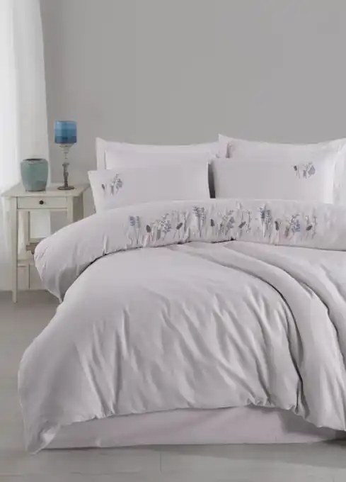 Lenjerie de pat dublu Model Nilda Light Grey Preț promoțional