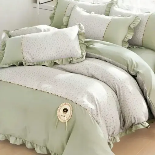 Comandă acum Lenjerie Finet cu Broderie si Volanase, 4 Piese Melor Salvia